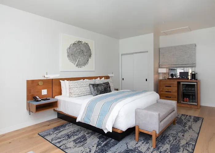 Carmel Beach Hotel