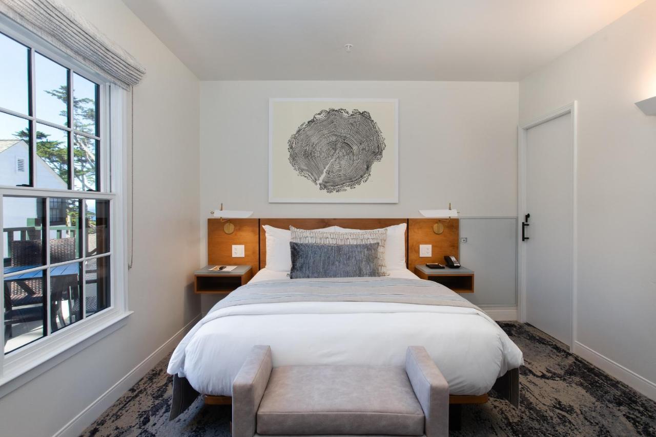 Carmel Beach Hotel *