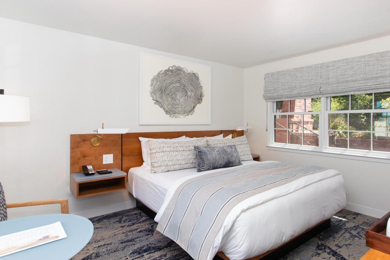 Carmel Beach Hotel Hotel *