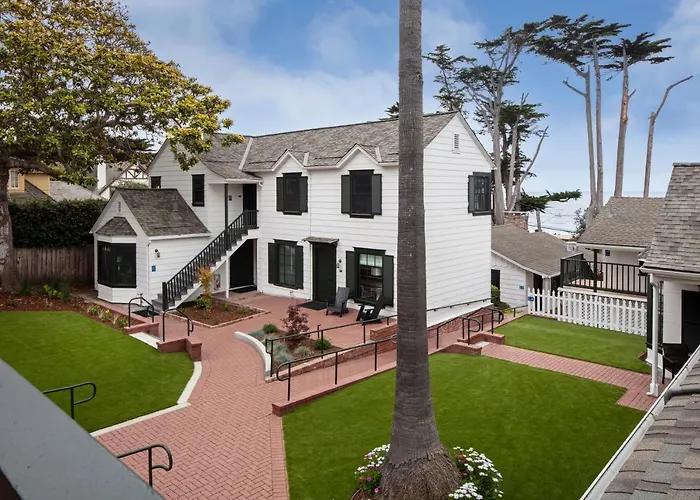 Carmel Beach Hotel